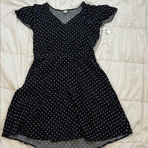 Old Navy Gray and White Polka Dot Top